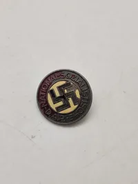 Originalt DAP badge -  RZM M1/105 - Hermann Aurich, Dresden.