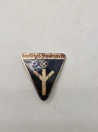 Originalt tysk Deutsches frauenwerk badge