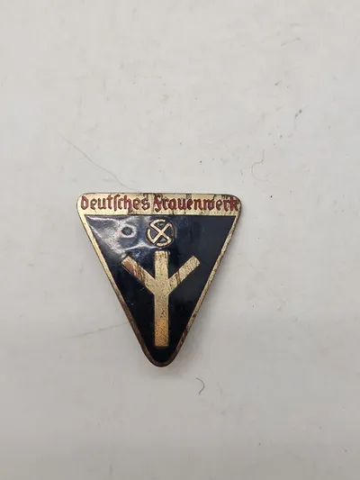 Originalt tysk Deutsches frauenwerk badge