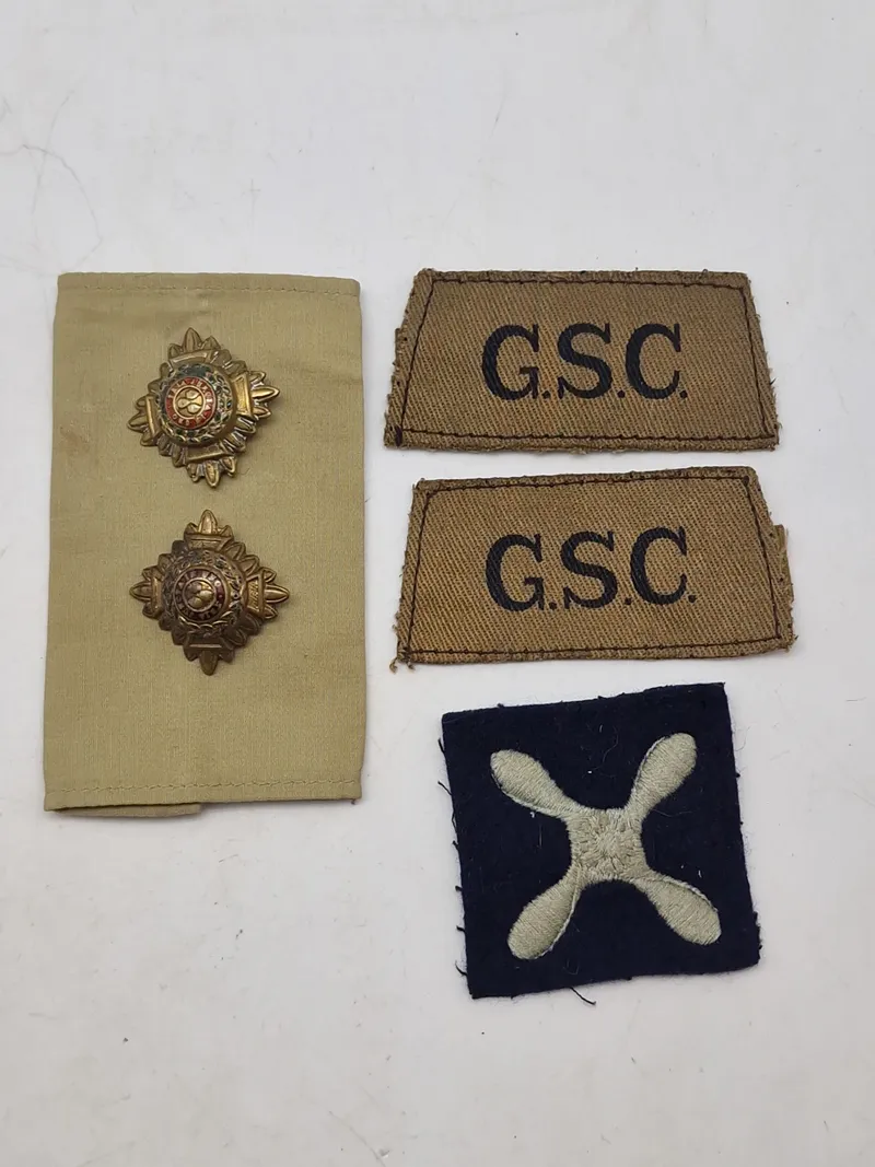 Lot diverse originale  Engelske WW2 mærker mm.