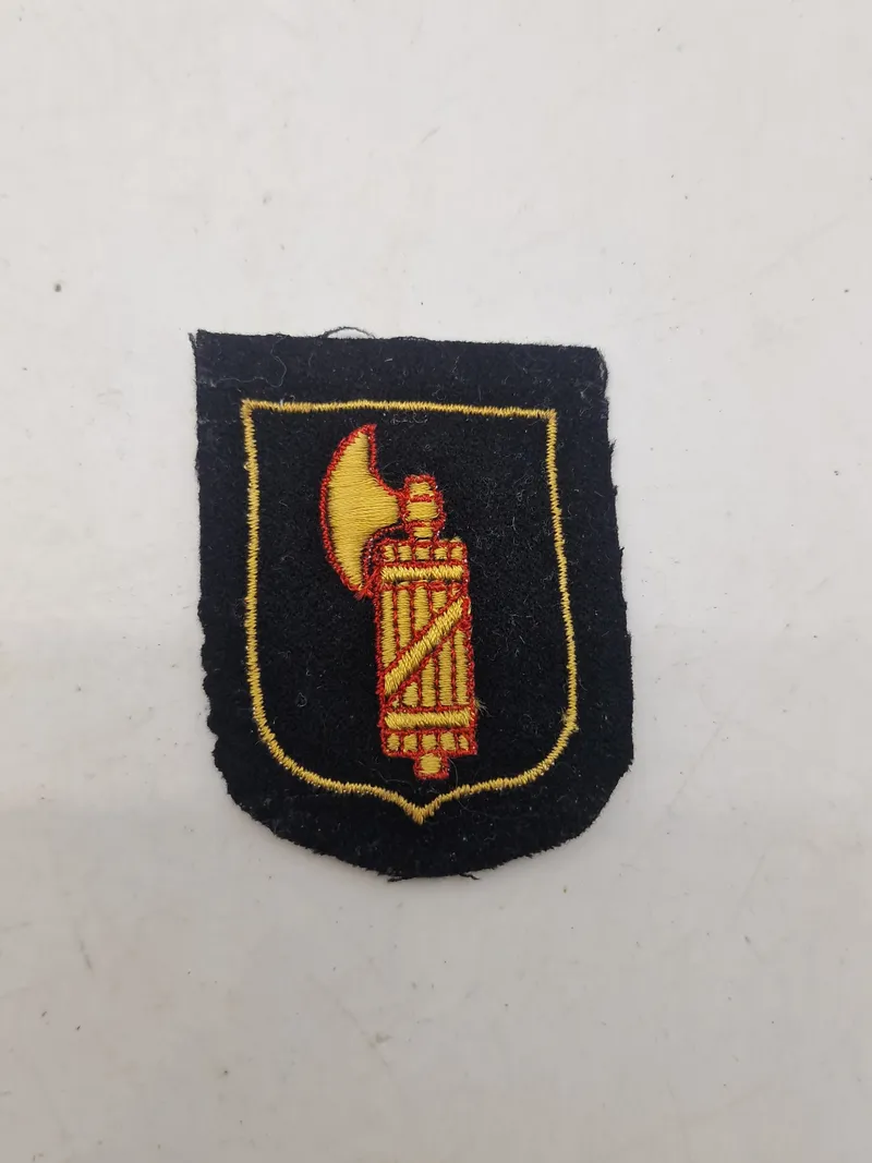 Waffen-SS volunteer shield ’29. Waffen-Grenadier-Division der SS’ (Italienische Nr. 1)
