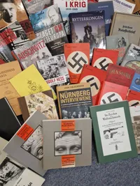 Kæmpe lot bøger om WW2 skal hentes i Vordingborg, kan evt. Leveres på en messe