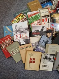 Kæmpe lot bøger om WW2 skal hentes i Vordingborg, kan evt. Leveres på en messe