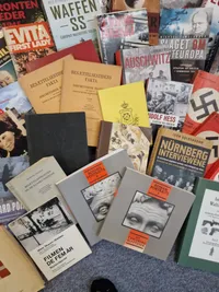 Kæmpe lot bøger om WW2 skal hentes i Vordingborg, kan evt. Leveres på en messe