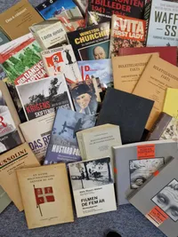 Kæmpe lot bøger om WW2 skal hentes i Vordingborg, kan evt. Leveres på en messe