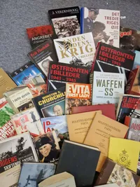 Kæmpe lot bøger om WW2 skal hentes i Vordingborg, kan evt. Leveres på en messe