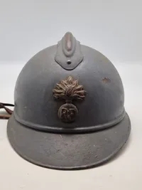 Original fransk model 1915 hjelm (Adrian)