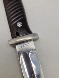 Original tysk K98 bajonet, forkromet og anvendt som logegave (skede graveret)