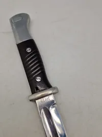 Original tysk K98 bajonet, forkromet og anvendt som logegave (skede graveret)