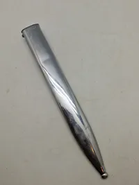 Original tysk K98 bajonet, forkromet og anvendt som logegave (skede graveret)