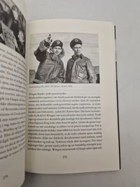 MED VINGER OG VÅBEN
DE FLØJ FOR ROYAL AIR FORCE DANSKE PILOTER UNDER ANDEN VERDENSKRIG