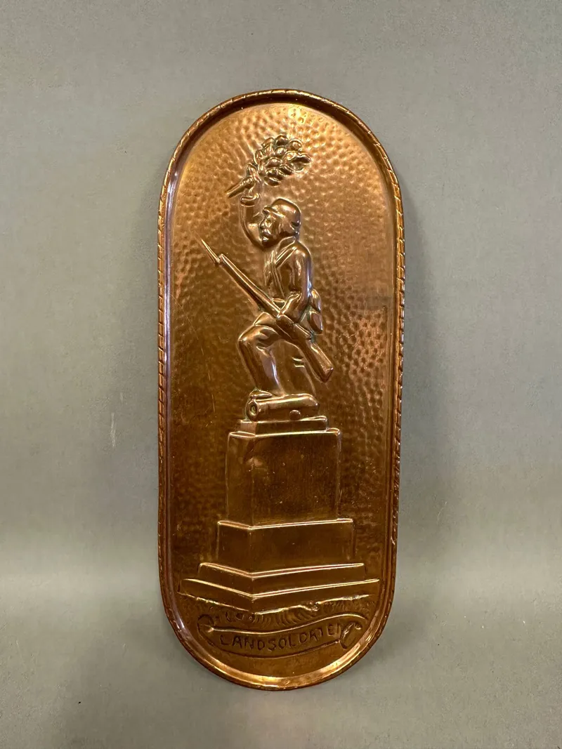 Originalt relief - den tapre landsoldat