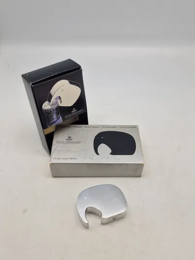 Original Royal Copenhagen “Øllefant” oplukker, med signatur af designer
