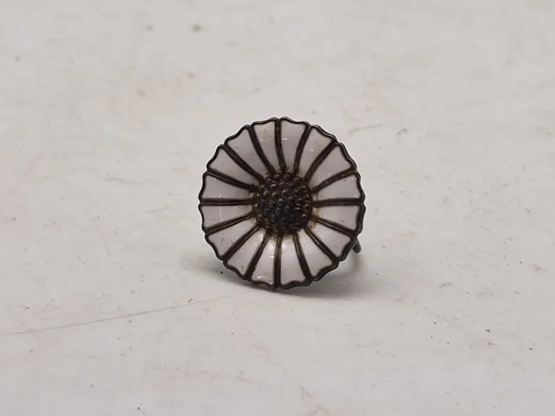 Georg Jensen marguerit ørering, sterlingsølv og emalje