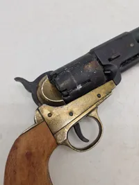 Veludført replica af amerikansk forladerrevolver - kan ikke skyde, kun til pynt