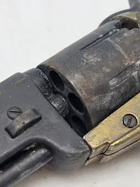 Veludført replica af amerikansk forladerrevolver - kan ikke skyde, kun til pynt