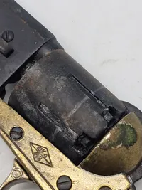 Veludført replica af amerikansk forladerrevolver - kan ikke skyde, kun til pynt