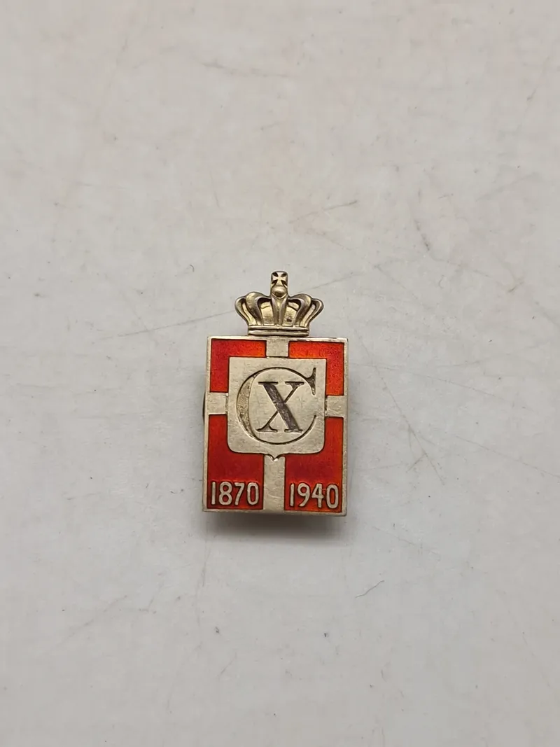 Originalt Georg Jensen kongemærke - sterlingsølv og emalje