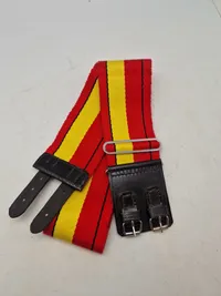 Originale regiments bælter og baret - dk forsvar