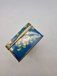 Original metaldåse med motiv af kongeparret