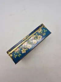 Original metaldåse med motiv af kongeparret