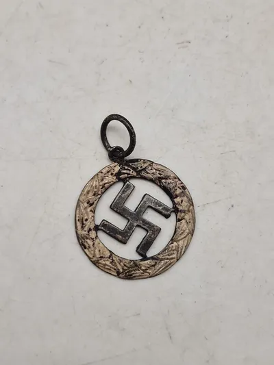 Originalt nazistisk sympatisør mærke