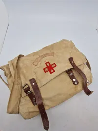 Sjælden original førstehjælpstaske fra de danske lotter