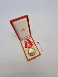 Originalt Carlsberg lot med medalje og pin (medalje er af sterlingsølv)