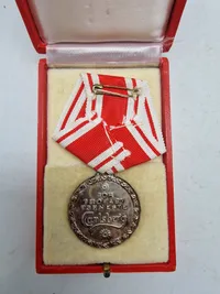 Originalt Carlsberg lot med medalje og pin (medalje er af sterlingsølv)