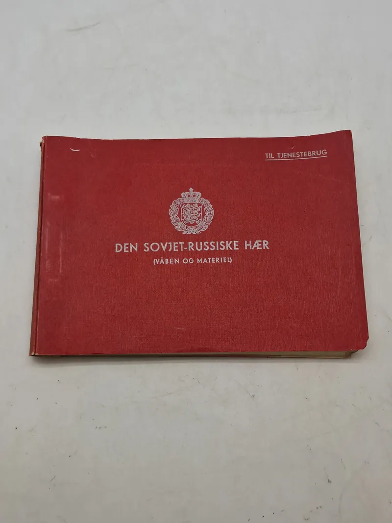 DEN SOVJET-RUSSISKE HÆR (VÅBEN OG MATERIEL)