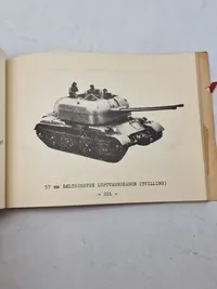 DEN SOVJET-RUSSISKE HÆR (VÅBEN OG MATERIEL)