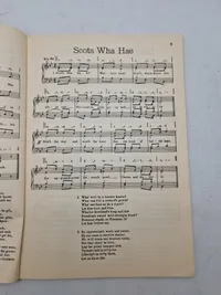 SCOTLAND CALLING
IN 50 SCOTTISH SONGS