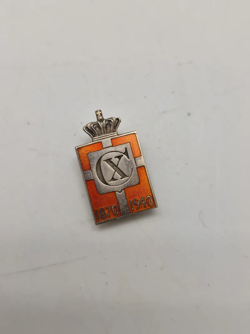 Originalt Georg Jensen kongemærke - Sterlingsølv og emalje