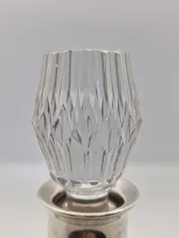 Original glaskaraffel med “bånd” omkring halsen i 3 tårnet sølv - 1930’erne