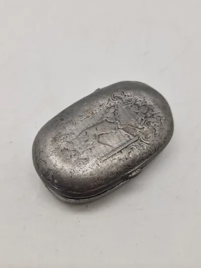 Pilleæske fra 1800 tallet