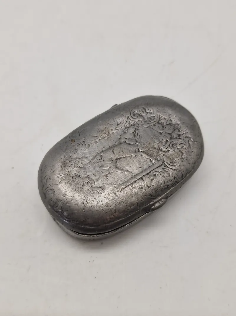 Pilleæske fra 1800 tallet