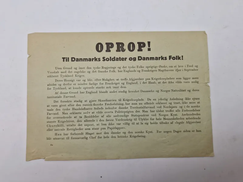 Originalt eks. af Oprop - nedkastet over store danske byer 9 april 1940 (Bemærk at på auktion nummer 109 er der et andet Oprop, men med anderledes udråbstegn