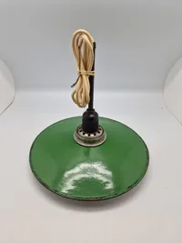 Original “Skomager lampe” lavet med grøn emalje hos Glud & Marstrand