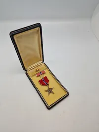Originalt ww2 Bronce Star med æske - Navngiven