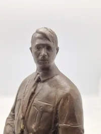 Buste af Adolf Hitler - Efterkrigs
