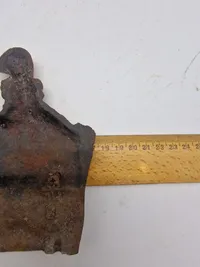 Ældre metal udsmykning til ophæng
