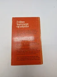 I våbenkammeret og udenfor