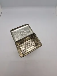 Veludført tysk metaldåse