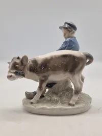 Dreng med kalv, Royal Copenhagen