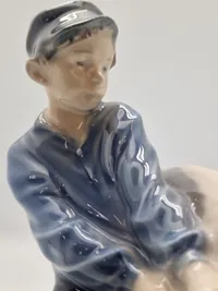 Dreng med kalv, Royal Copenhagen