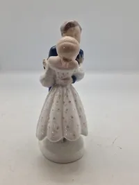 Ungdommelig Dristighed, Dreng og pige, Bing & Grøndahl figur