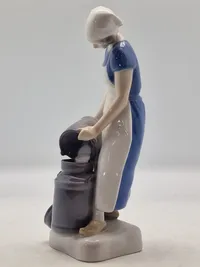 Malkepige, Pige med mælkejunge, Bing & Grøndahl figur