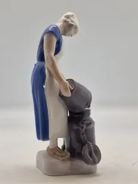 Malkepige, Pige med mælkejunge, Bing & Grøndahl figur
