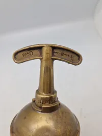 Original engelsk militær brandsprøjte fra 1943 - stemplet War department og Broad Arrow