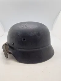 Original tysk ww2 brandhjelm med påsat mærke